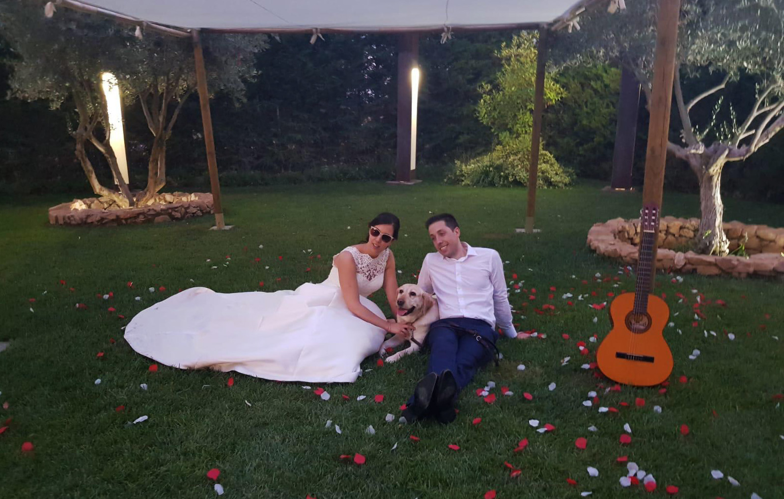 una boda muy especial pose