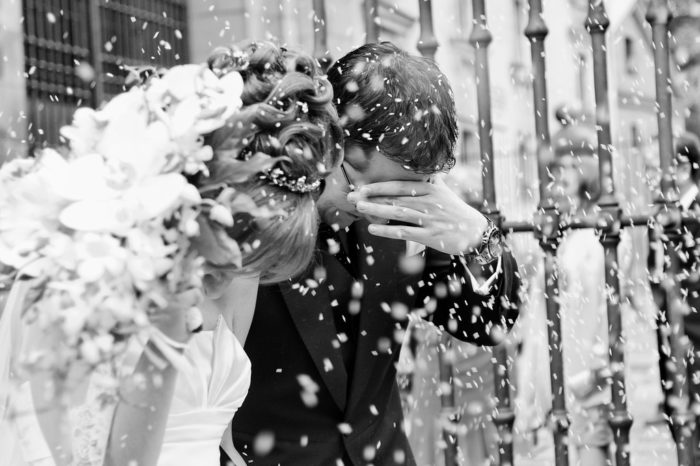 arroz en la boda principal